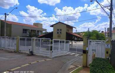 Imagem: A casa em condomínio possui 3 Dormitórios, 3 Banheiros, 2