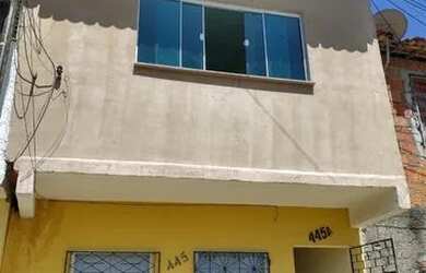 Imagem: A casa possui 2 Dormitórios, 1 Banheiro e está localizado