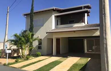 Imagem: A casa em condomínio possui 3 Dormitórios, 4 Banheiros, 4