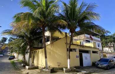 Imagem: A casa possui 2 Dormitórios, 3 Banheiros, 2 Vagas na garagem