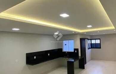 Imagem: A casa possui 3 Dormitórios, 2 Banheiros, 1 Vaga na garagem