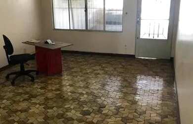 Imagem: A casa possui 2 Dormitórios, 1 Banheiro, 75m² de Área e