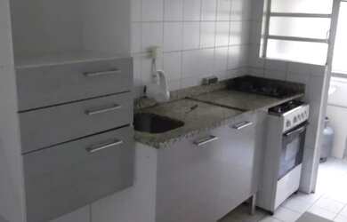 Imagem: O apartamento possui 2 Dormitórios, 1 Banheiro, 1 Vaga na garagem