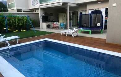 Imagem: A casa em condomínio possui 3 Dormitórios, 4 Banheiros, 3