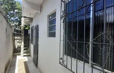 Imagem: A casa possui 2 Dormitórios, 2 Banheiros, 60m² de Área e