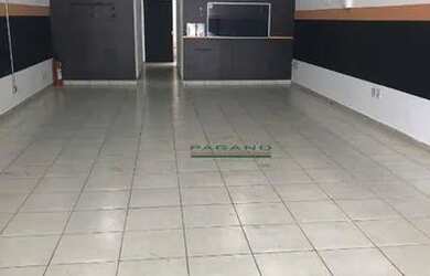 Imagem: O depósito possui 2 Vagas na garagem, 140m² de Área e está