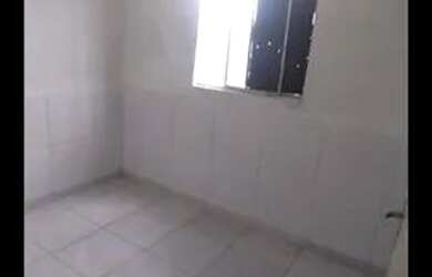 Imagem: A casa possui 2 Dormitórios, 1 Banheiro e está localizado