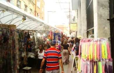 Imagem: O apartamento possui 1 Dormitório, 1 Banheiro, 30m² de Área