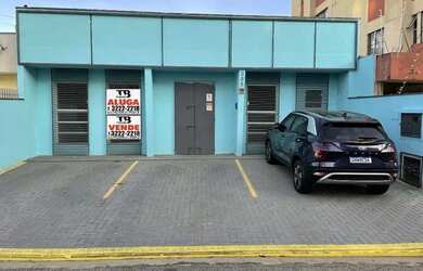 Imagem: O depósito possui 4 Vagas na garagem, 187m² de Área e está