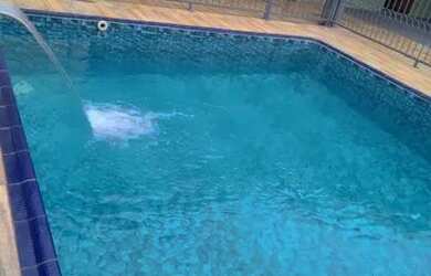 Imagem: A casa possui 2 Dormitórios, 2 Banheiros, 2 Vagas na garagem