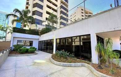 Imagem: O apartamento possui 4 Dormitórios, 5 Banheiros, 5 Vagas na