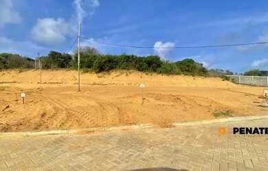 Imagem: O terreno possui 483m² de Área e está localizado em Cotovelo