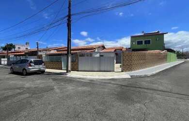 Imagem: A casa em condomínio possui 3 Dormitórios, 3 Banheiros, 3