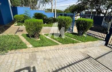 Imagem: O depósito possui 4 Vagas na garagem, 434m² de Área, Imóvel