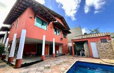 Imagem: A casa em condomínio possui 5 Dormitórios, 5 Banheiros, 4