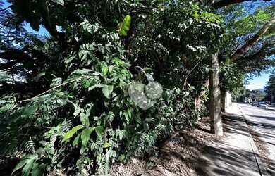 Imagem: O terreno possui 2.150m² de Área e está localizado em Vargem