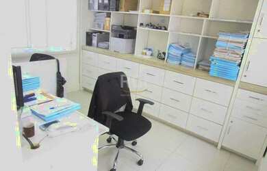 Imagem 15: Casa para Venda - 227m², 4 dormitórios, 1 vaga - Menino Deus