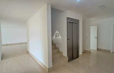 Imagem 14: Casa Triplex à Venda, 5 Suítes, 8 Vagas - Barra da Tijuca - 1550m²