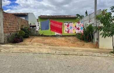 Imagem: A casa possui 2 Dormitórios, 1 Banheiro e 148m² de Área e