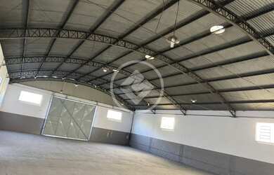 Imagem: O depósito possui 5 Vagas na garagem, 770m² de Área e está