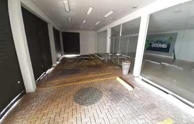 Imagem: O depósito possui 5 Vagas na garagem, 561m² de Área e está