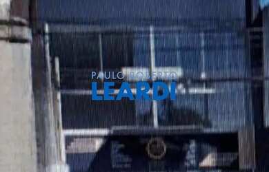 Imagem: O depósito possui 2 Vagas na garagem, 450m² de Área e está