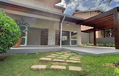 Imagem: A casa em condomínio possui 3 Dormitórios, 2 Banheiros, 4