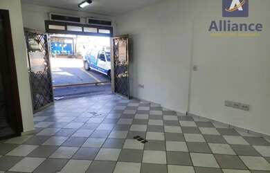 Imagem: O depósito possui 1 Vaga na garagem, 32m² de Área e está