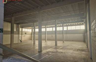 Imagem: O depósito possui 1.100m² de Área e está localizado em