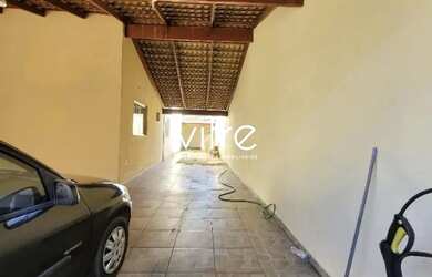 Imagem: Casa à venda no bairro Santa Mônica em Uberlândia