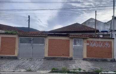 Imagem: A casa possui 2 Dormitórios, 1 Banheiro, 1 Vaga na garagem
