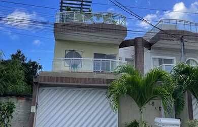 Imagem: A casa possui 3 Dormitórios, 3 Banheiros, 2 Vagas na garagem