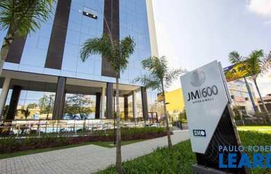 Imagem: O depósito possui 1 Vaga na garagem, 33m² de Área e está