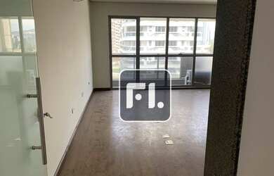 Imagem: O depósito possui 1 Vaga na garagem, 55m² de Área e está