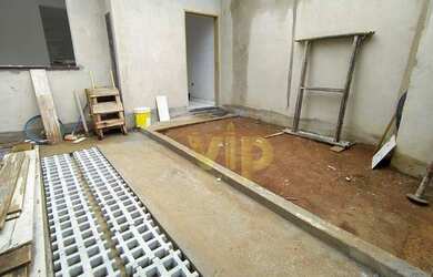 Imagem: A casa possui 2 Dormitórios, 1 Banheiro, 1 Vaga na garagem