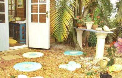 Imagem: A casa possui 2 Dormitórios, 3 Banheiros, 2 Vagas na garagem