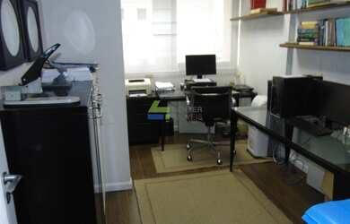 Imagem: O depósito possui 1 Vaga na garagem e 48m² de Área e está