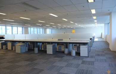 Imagem: O depósito possui 5 Vagas na garagem, 507m² de Área e está