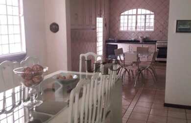 Imagem 5: Casa de Alto Padrão, em frente ao Lago Igapó