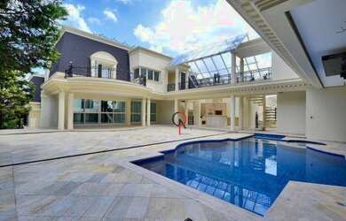 Imagem: A casa em condomínio possui 5 Dormitórios, 5 Banheiros, 5