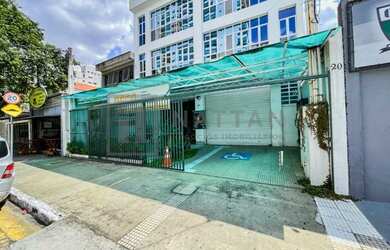 Imagem: O depósito à venda possui 3 Vagas na garagem e 921m² de Área