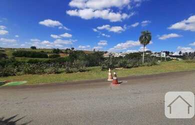 Imagem: O terreno possui 2.010m² de Área e está localizado em Jardim