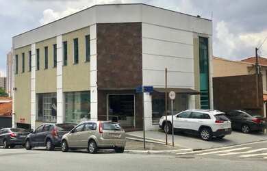 Imagem: O depósito possui 5 Vagas na garagem, 620m² de Área e está