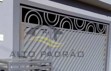 Imagem: A casa possui 2 Dormitórios, 1 Banheiro, 2 Vagas na garagem