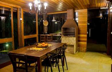 Imagem 7: Charmoso sítio. Piscina, Churrasqueira, VarandaeÁrea de serviço