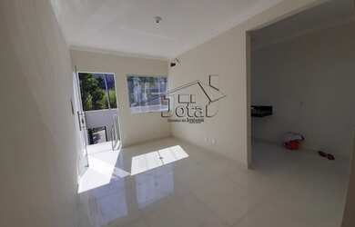 Imagem: A casa possui 3 Dormitórios, 2 Banheiros, 3 Vagas na garagem