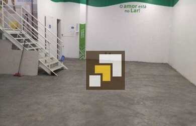 Imagem: O depósito possui 400m² de Área e está localizado em Lapa