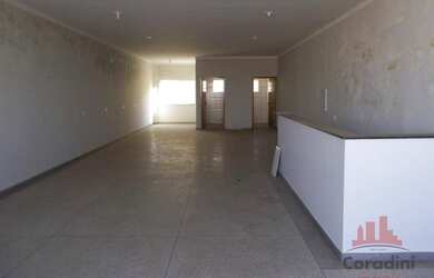 Imagem: O depósito possui 1 Vaga na garagem, 130m² de Área e está