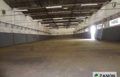 Imagem: O depósito possui 5 Vagas na garagem, 1.000m² de Área e