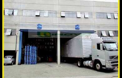 Imagem 2: Galpão em condomínio